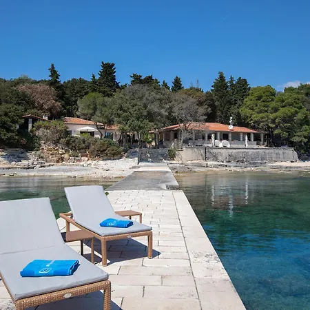 Lovorka By Interhome Villa Pula