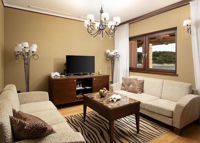 Lovorka By Interhome Pula