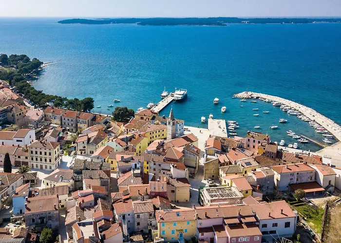 Lovorka By Interhome פולה