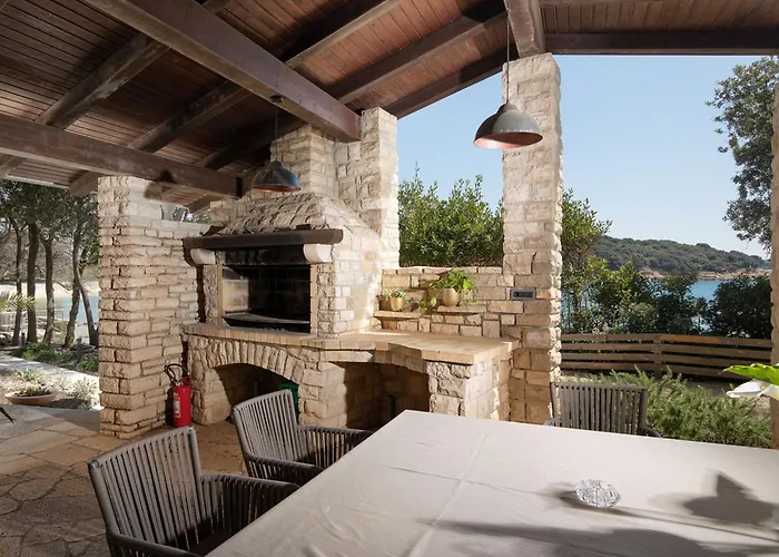 Lovorka By Interhome *